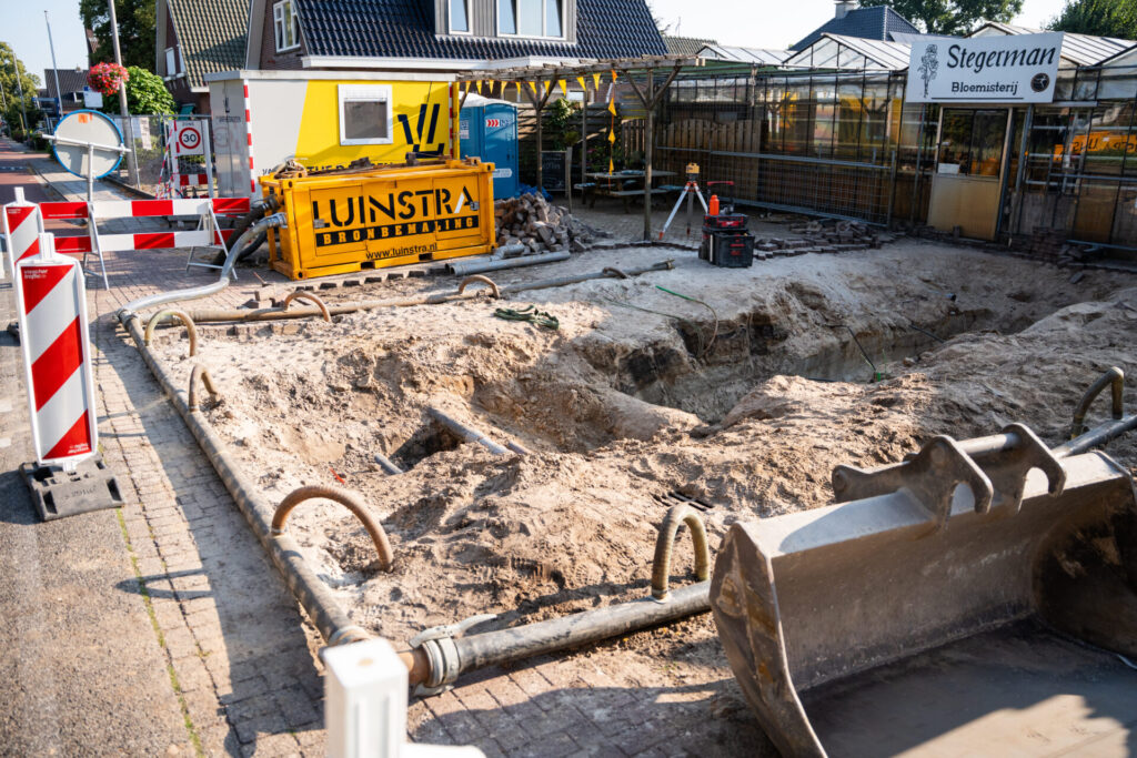 Materieel van Luinstra Watermanagement op locatie